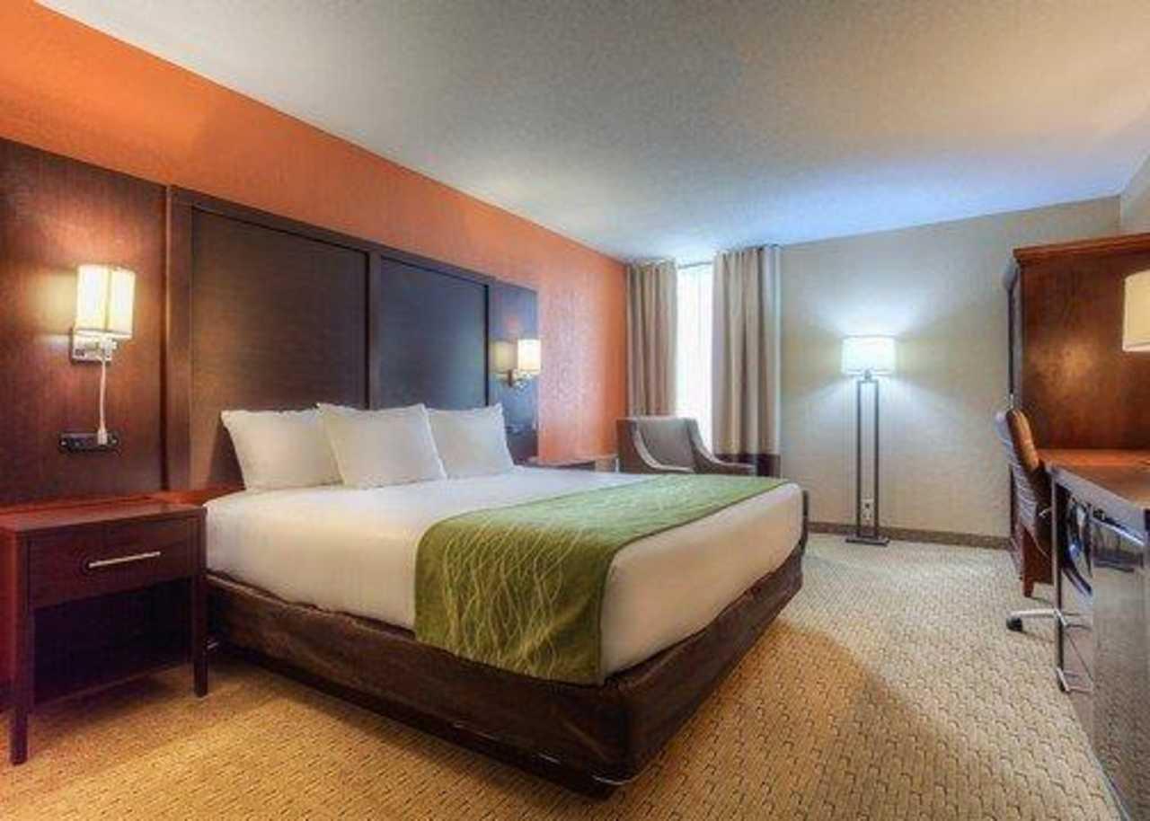 Comfort Inn & Suites Evansville Airport Exterior photo
