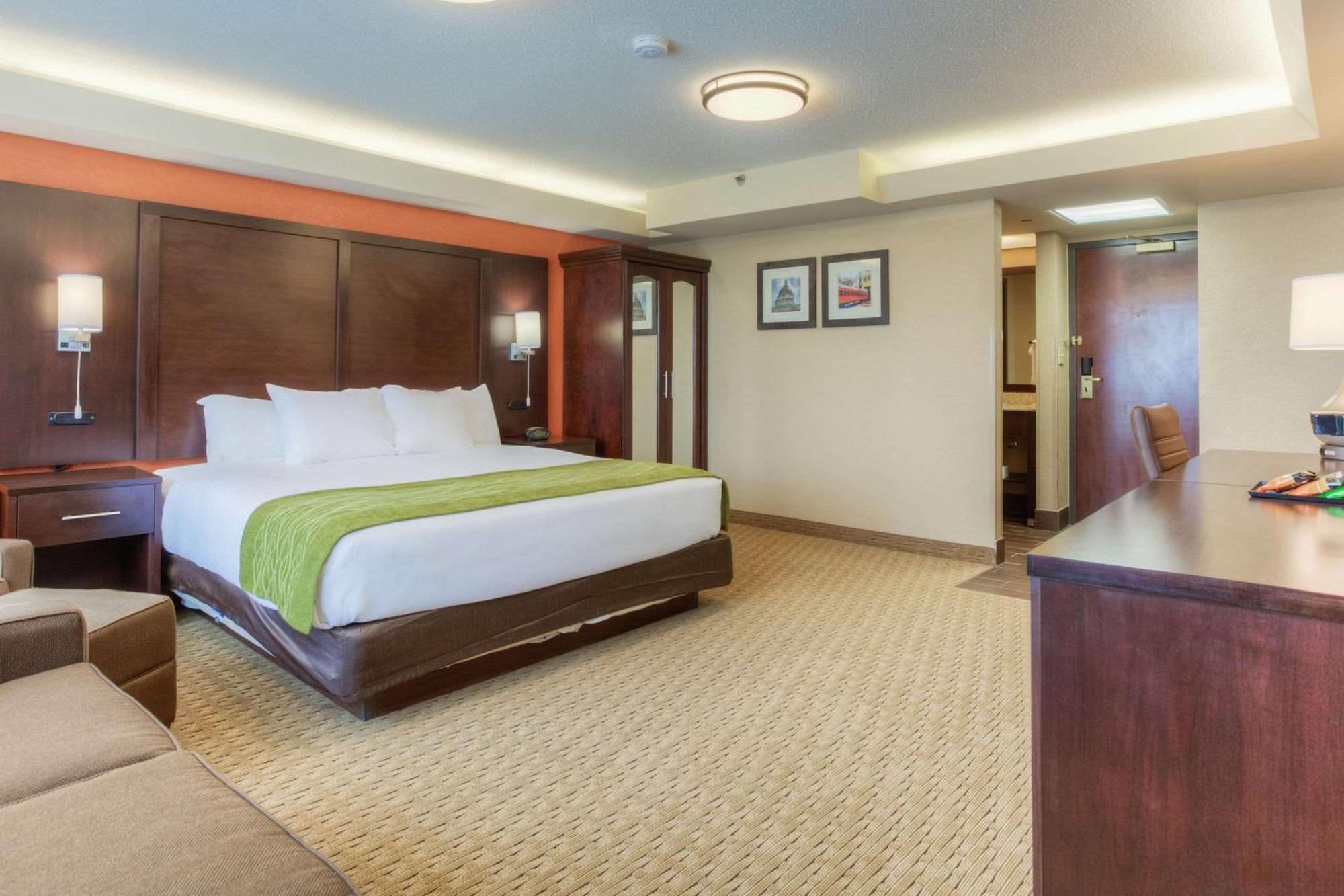 Comfort Inn & Suites Evansville Airport Exterior photo