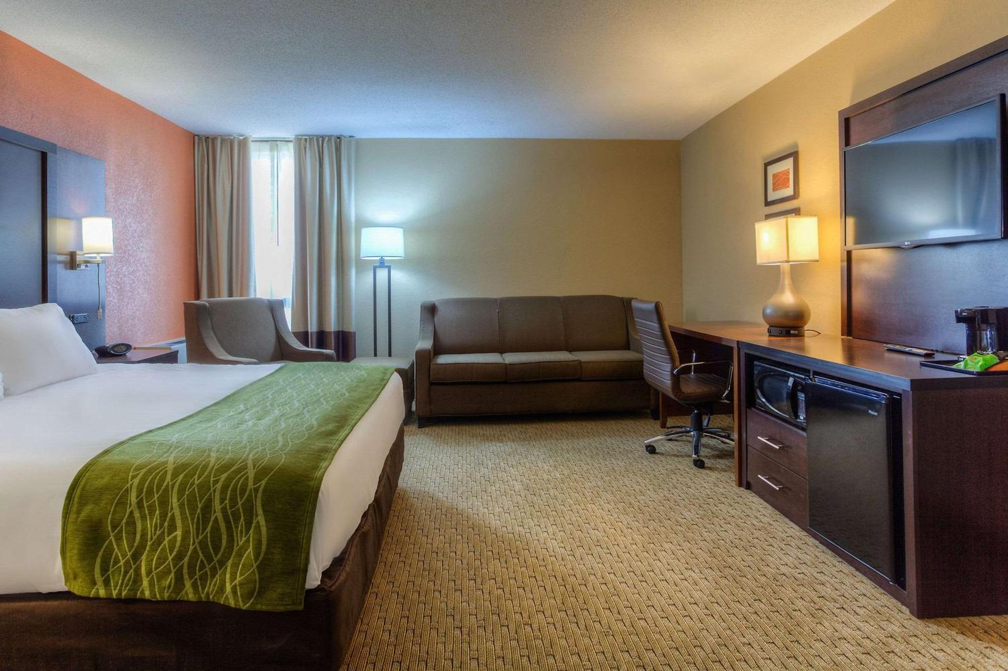 Comfort Inn & Suites Evansville Airport Exterior photo