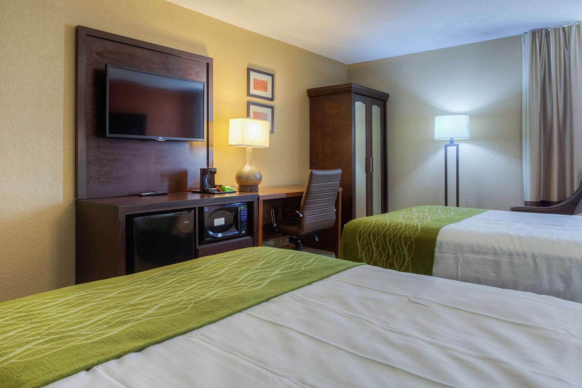 Comfort Inn & Suites Evansville Airport Exterior photo