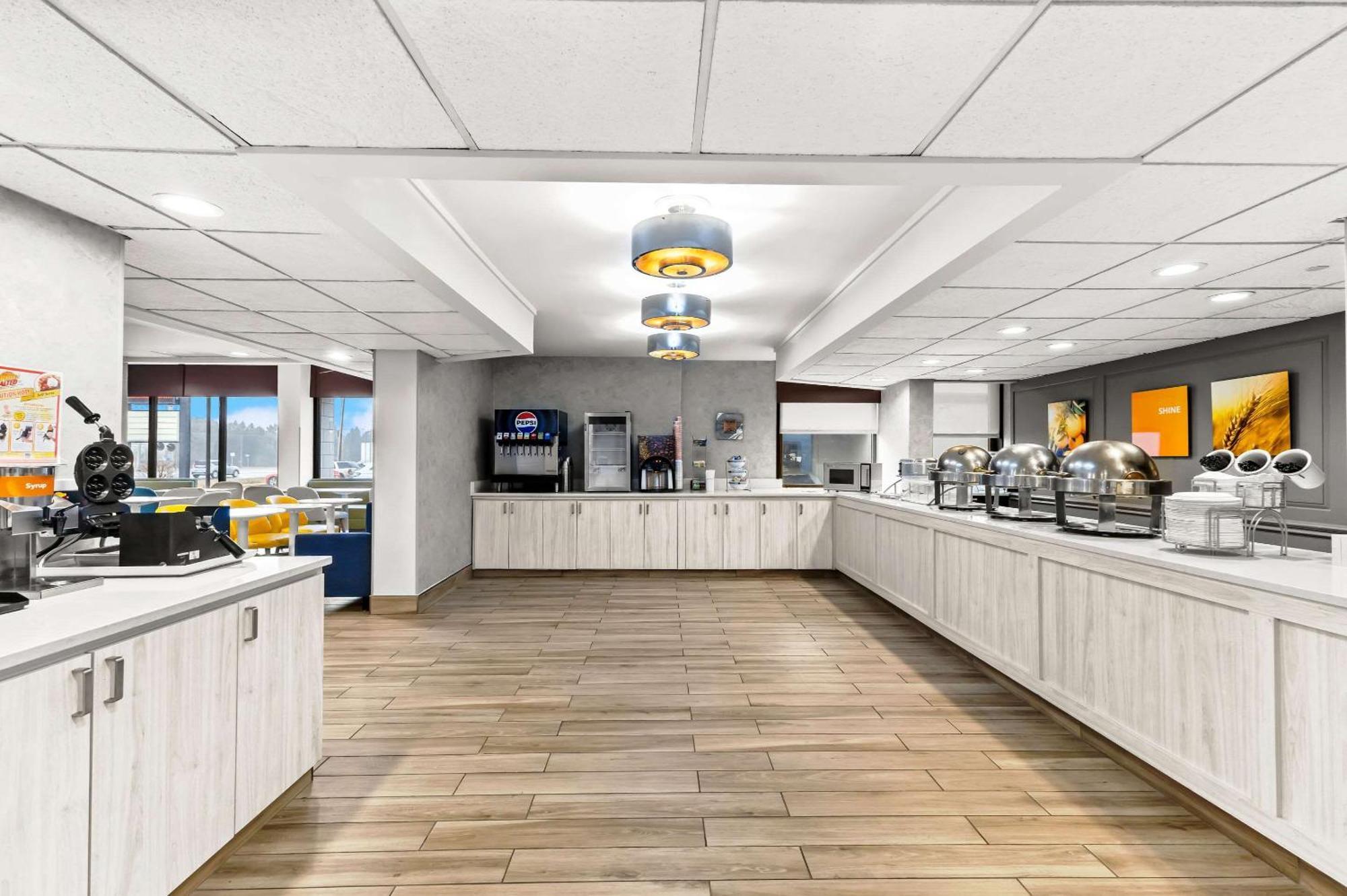 Comfort Inn & Suites Evansville Airport Exterior photo