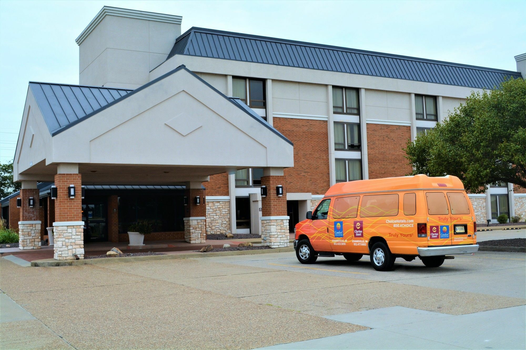 Comfort Inn & Suites Evansville Airport Exterior photo